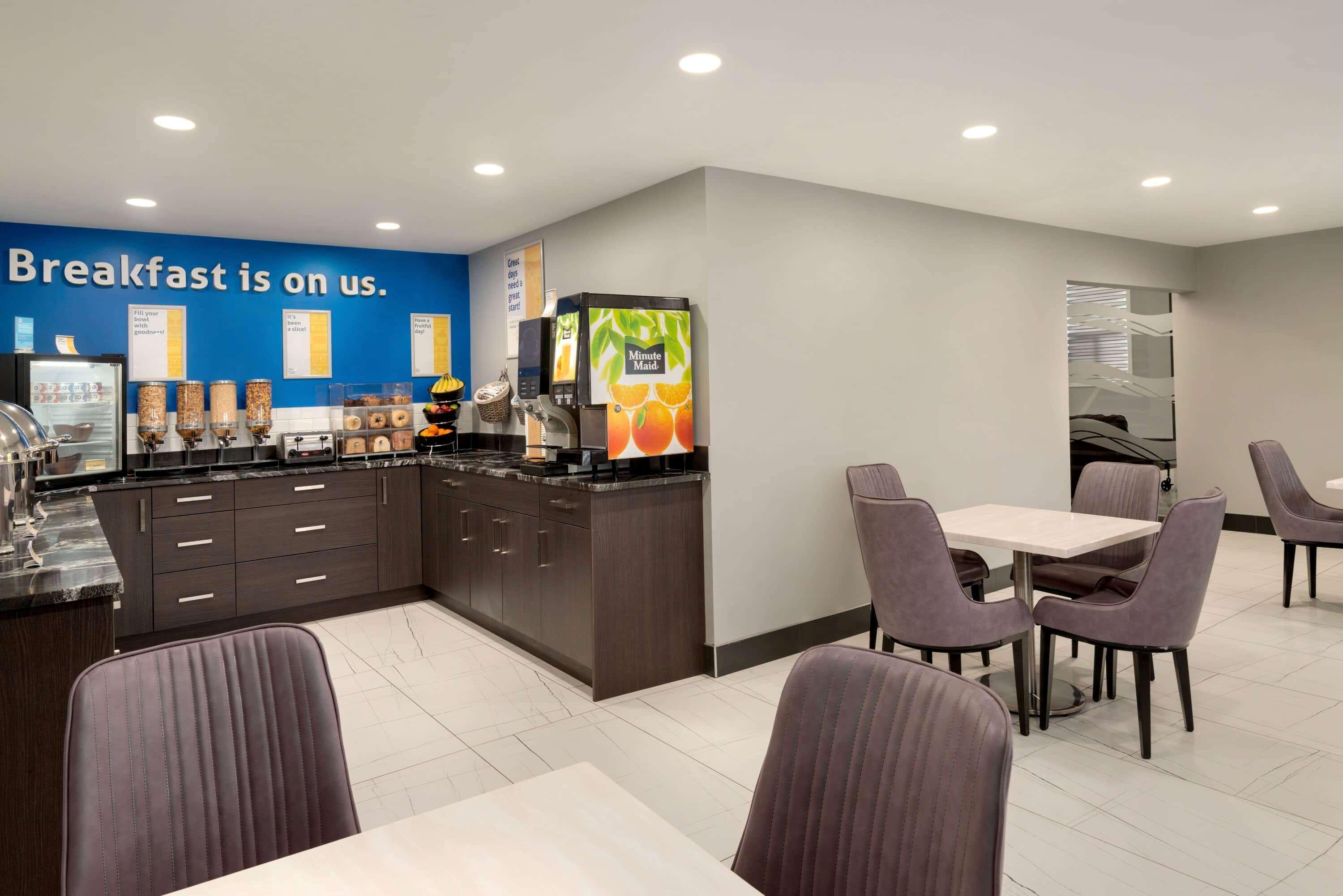 Days Inn By Wyndham Wainwright Exteriör bild